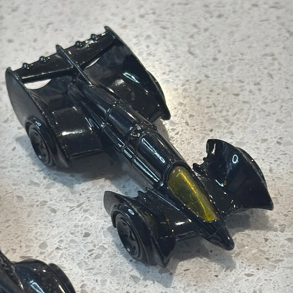 Hot Wheels Mattel Batman card - die-cast 2